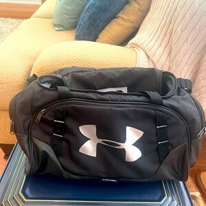 Under Armour Undeniable 5.0 Sport / Gym duffel bag black like new